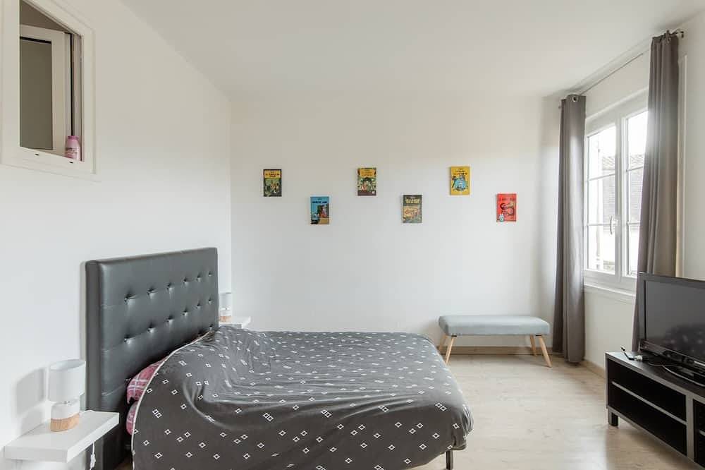 Apartamento entero, Estudio-Baño privado con ducha-Vista a la Ciudad in Angulema, Charente