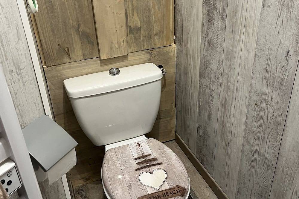 Entire apartment, Petit Appartement T2 in Aix-les-Bains, Chambéry region