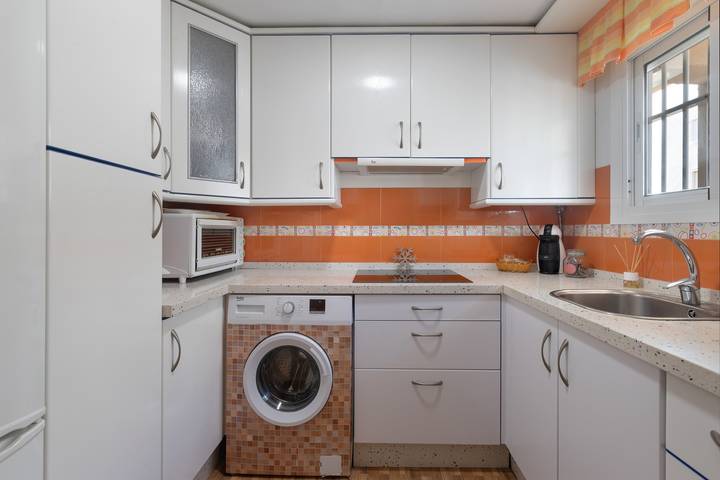 Ganze Wohnung, Apartment in erster Strandreihe mit herrlichem Blick auf die Bucht von Málaga in Carretera de Cádiz, Malaga