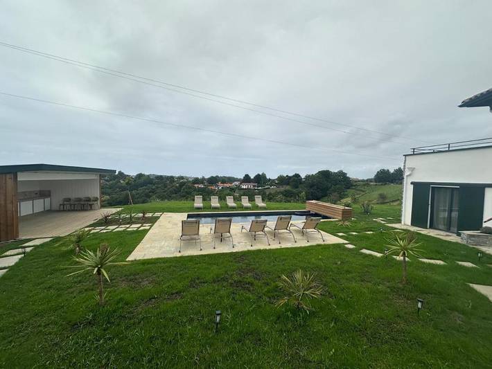 Casa rural para 12 personas, con Balcón y Terraza además de Jardín y Piscina en Fuenterrabía - 4
