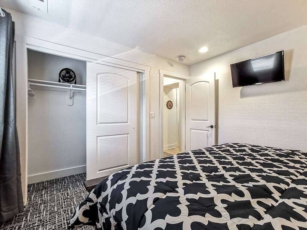 Ganze Wohnung, Quiet Plaza 2 Bed 2 Bath Unbeatable Location in Kansas City, Missouri