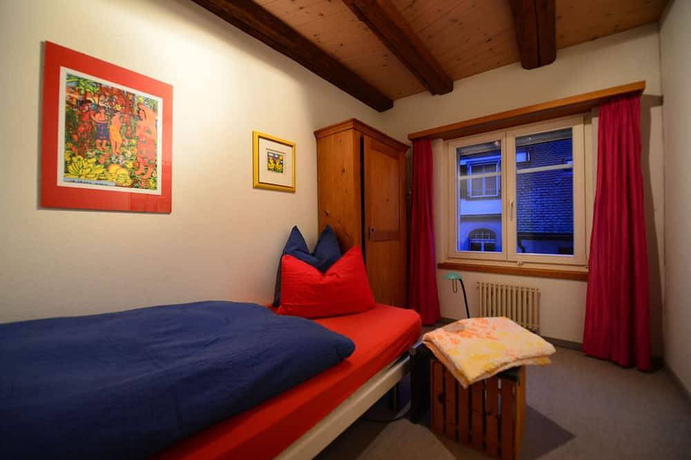 Ganze Wohnung, Apartment (4 1/2 Zimmer) mit Panoramabalkon, Seezugang und Sauna in Berlingen, Untersee