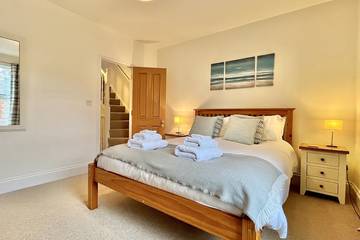 Holiday Home for 5 People in Chichester, West Sussex, Photo 2