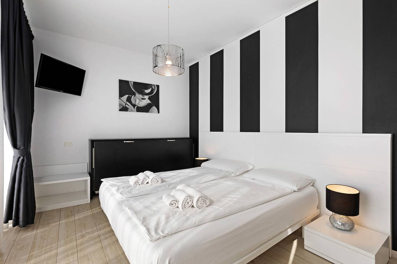 'Relais Olivi Superior Milano' Room with Lake View, Wi-Fi, and Air Conditioning in Garda, Garda Mountains