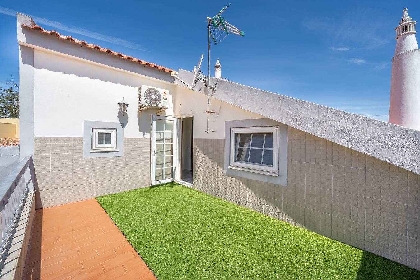 Casa de vacaciones 'Sol' con terraza privada, Wi-Fi y aire acondicionado in Carvoeiro, Lagoa
