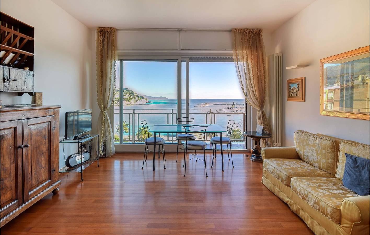 Apartamento vacacional entero, Apartamento con terraza junto al mar: AC, TV, 1.5km Playa in Rapallo (Ciudad), Rapallo