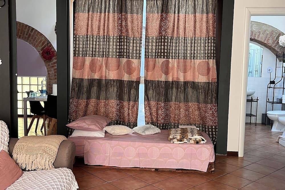 Entire apartment, Wolves Loft 260m from the Dome/ Street Parking in Cremona, Cremona Province