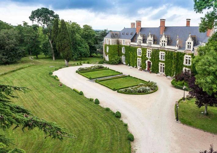 Hôtel pour 3 personnes, avec piscine ainsi que jacuzzi et jardin, animaux acceptés à Saint-Georges-sur-Loire