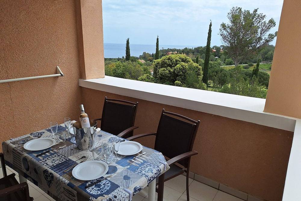 Appartement entier, Appartement T2 belle vue mer et parking privé au village vacances Cap Esterel in Cap Estérel, Saint-Raphaël
