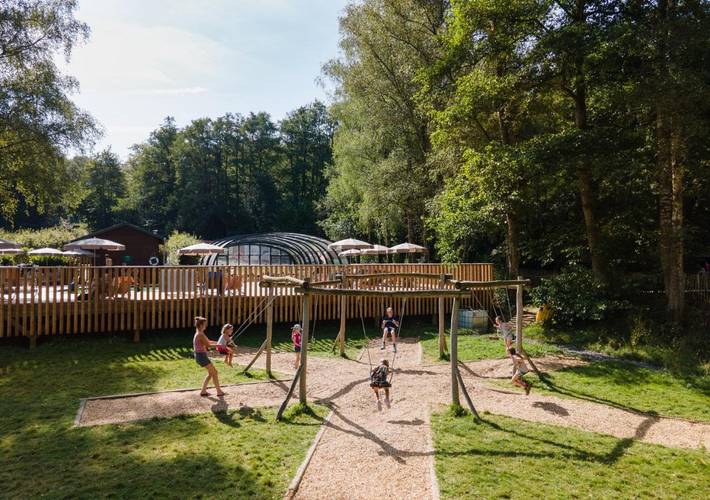 Camping pour 5 personnes, avec piscine ainsi que bassin pour enfant et terrasse, animaux acceptés dans Ardennes (Belgique) - 3