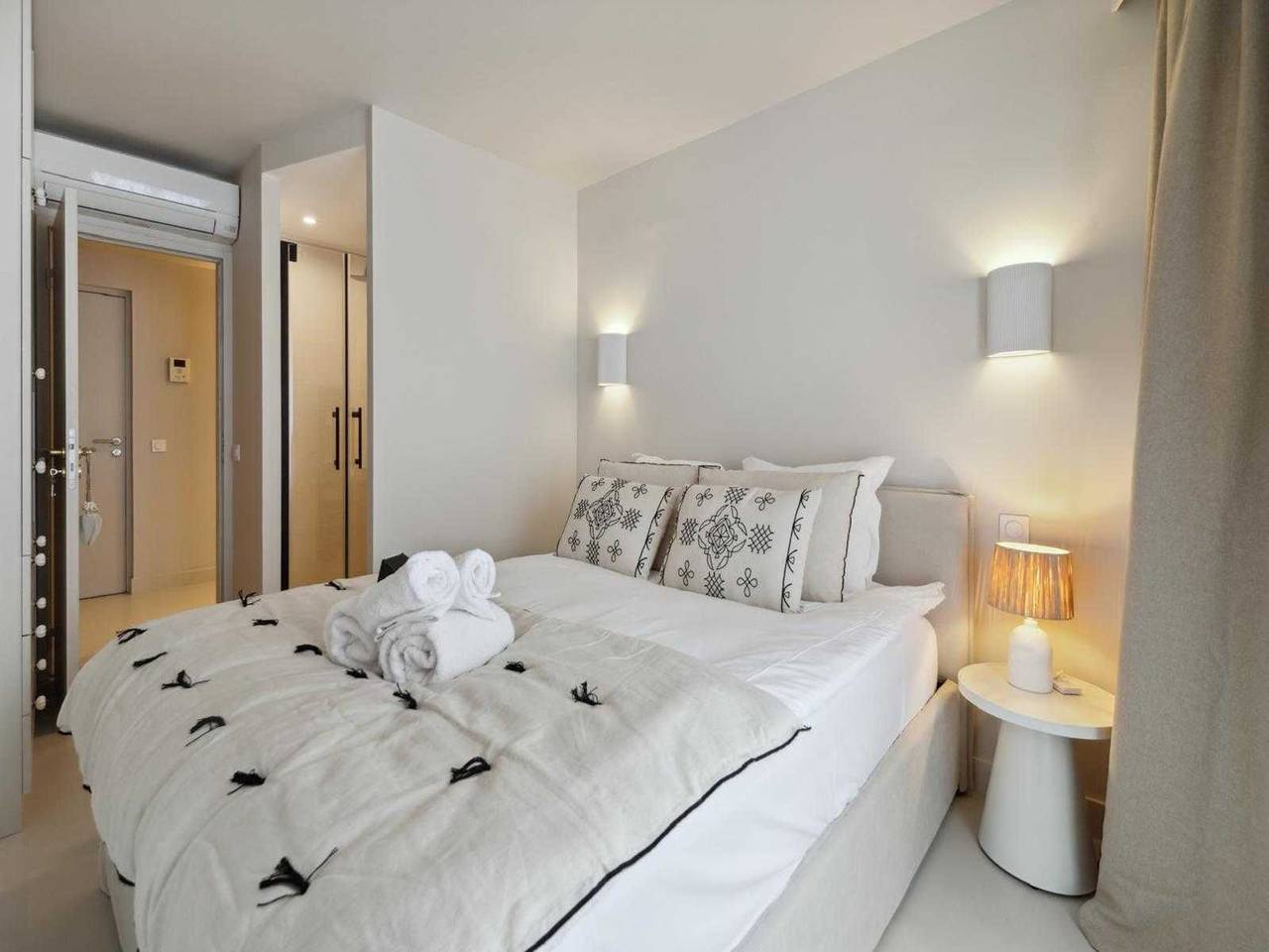 Entire apartment, Chic 2Br/4P Apartment – Saint-Tropez Lices

 in Saint-Tropez, Draguignan region