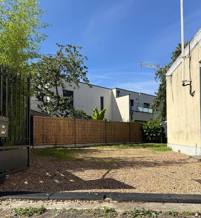 Two-Bedroom House in Saint-Pierre-des-Corps, Région de Tours
