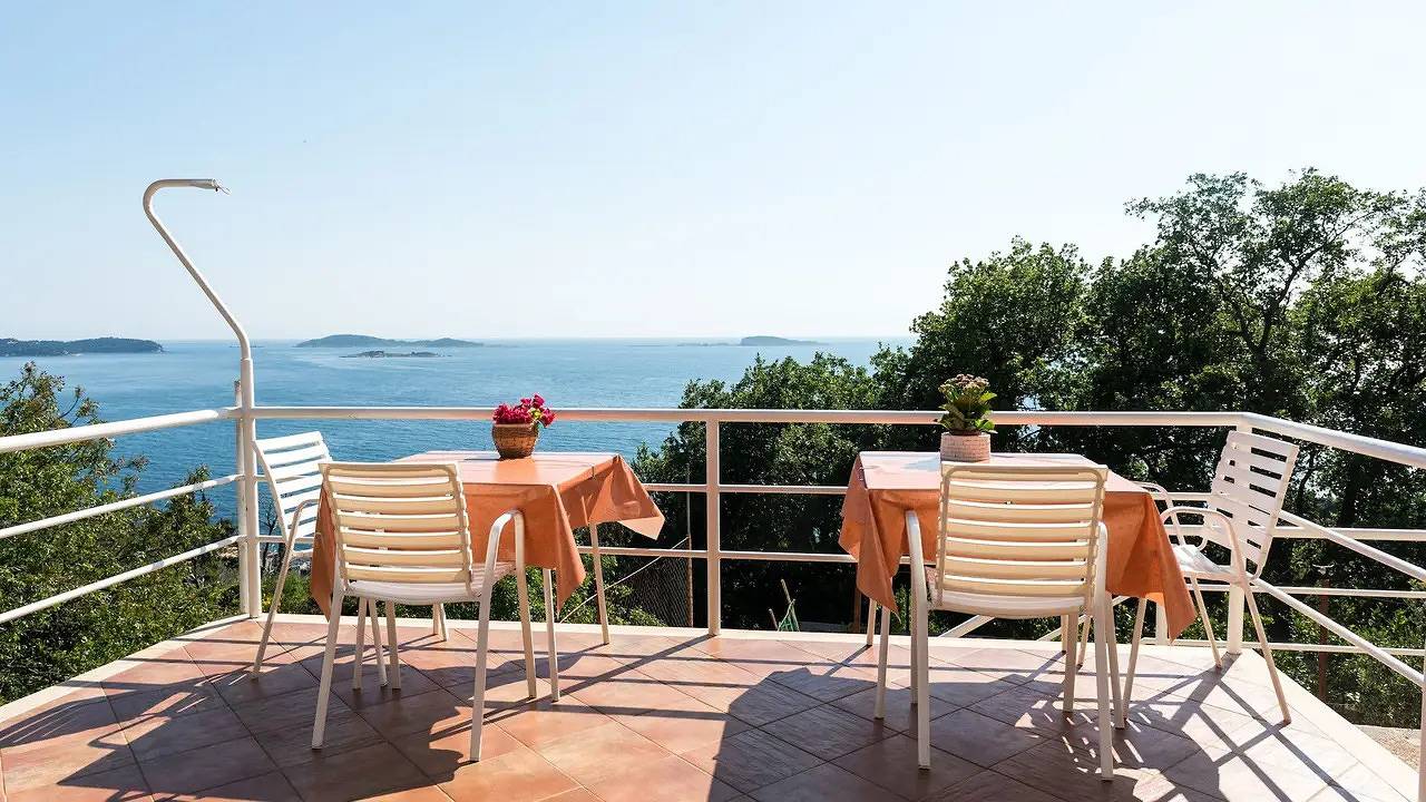 Entire holiday apartment, Holiday apartment for 3 people with terrace in Mlini, Dubrovnik-Neretva