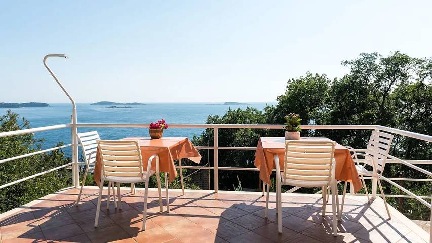 Holiday letting for 3 people, with Terrace in Mlini
