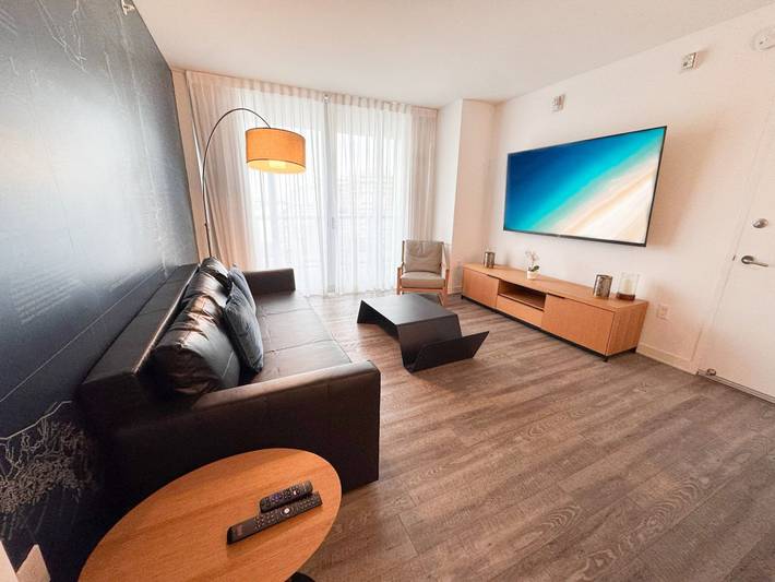 Vacation rental for 6 people, with pool and balcony in Hallandale Beach