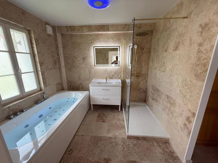 Gîte pour 2 personnes, avec jardin ainsi que piscine et jacuzzi, animaux acceptés à Alette - 2