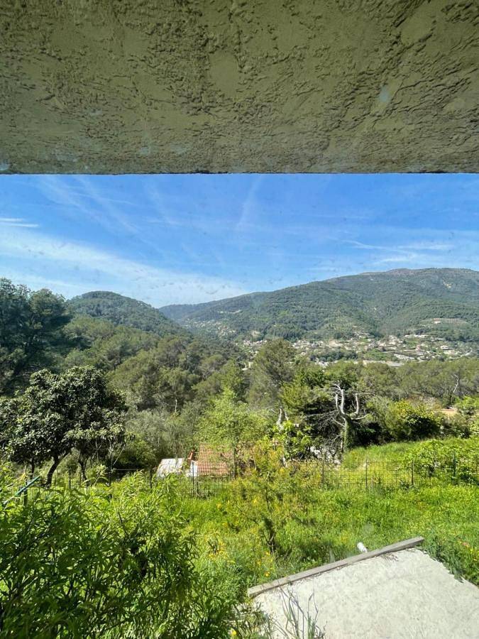 Gîte pour 4 personnes, avec jardin ainsi que vue et terrasse à Blausasc