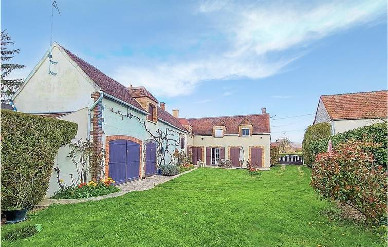 Location de vacances pour 9 personnes, avec Terrasse et Jardin à Les Sièges