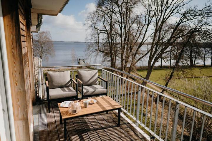 Ferienwohnung für 5 Personen, mit Balkon und Terrasse in Dersau