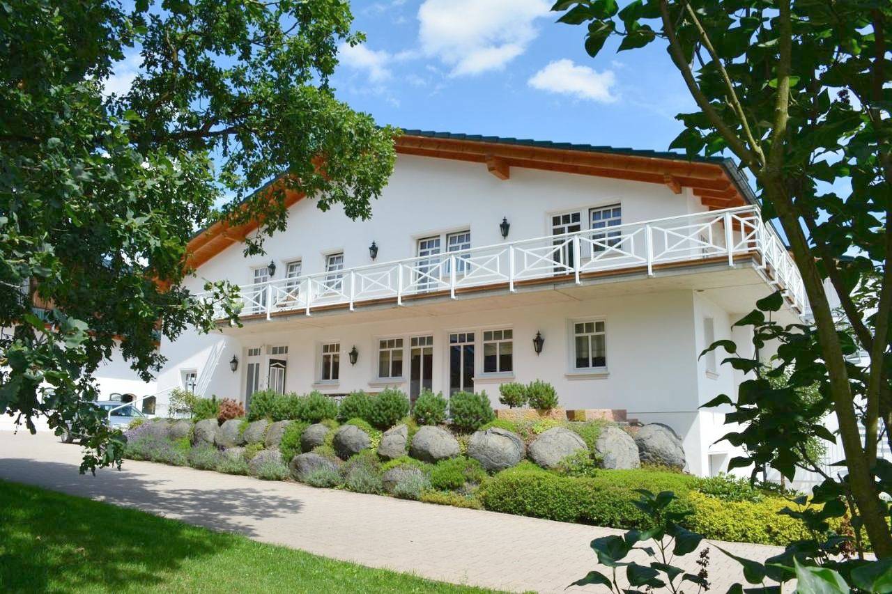 Double Room with Shared Bathroom in Haiger, Naturpark Lahn-Dill-Bergland