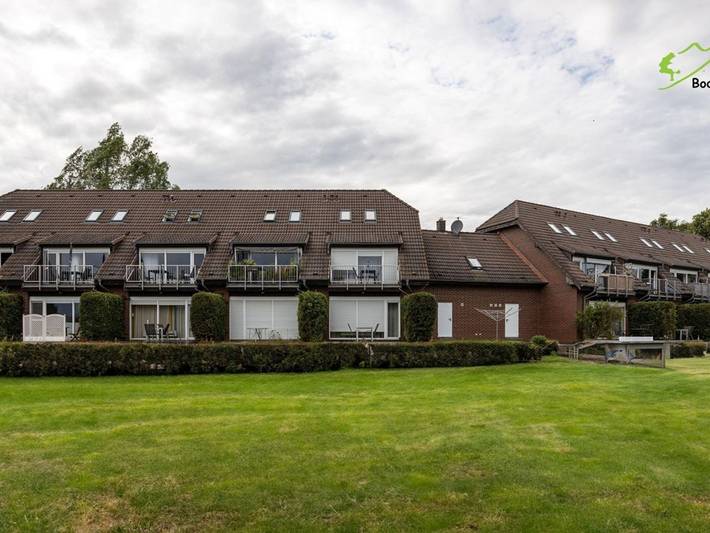 Ganze Ferienwohnung, Boddenhof Apartment 54 - Balkon, Parkplatz, ruhig - Ferienwohnung 54 – Komfort und Ruhe auf zwei Ebenen mit Balkon und Wlan in Buschvitz, Bergen auf Rügen und Umgebung