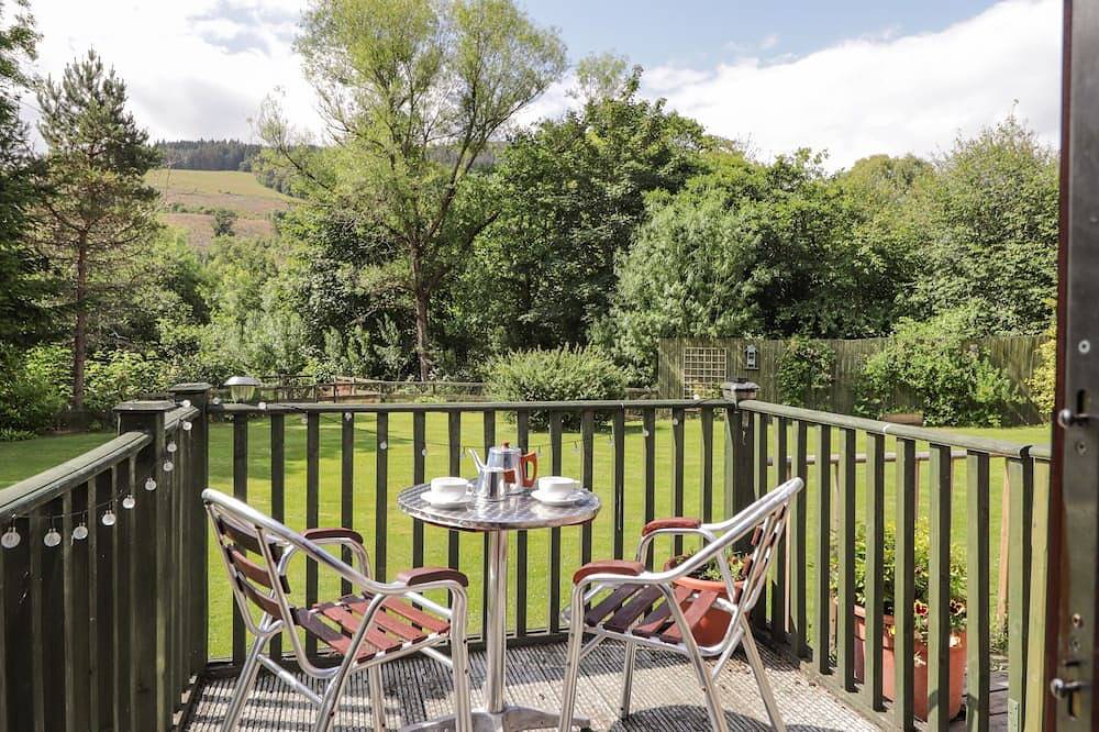 Iola, romantic, character holiday cottage in Drumnadrochit, Loch Ness in Drumnadrochit, Highlands