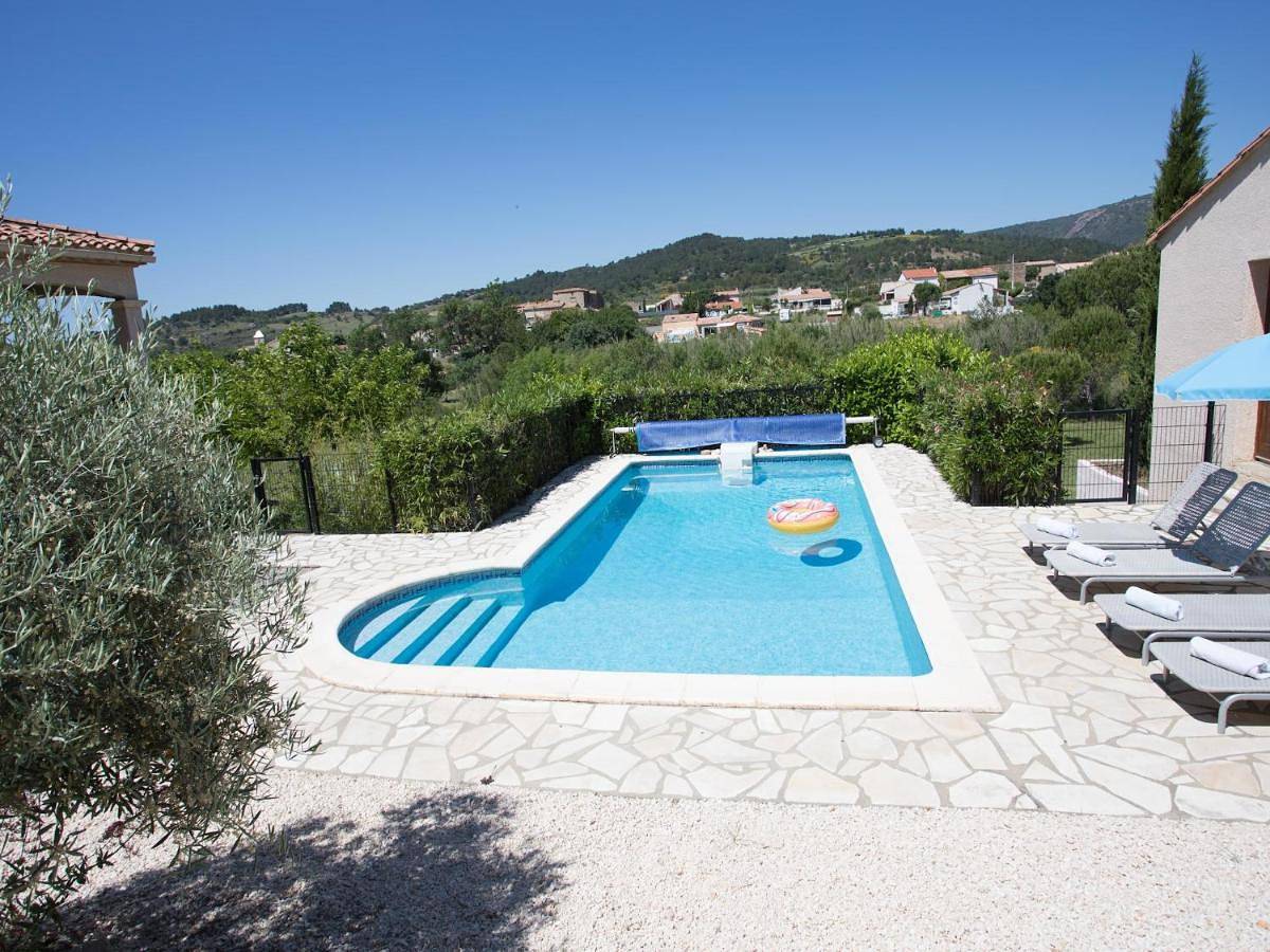 Villa near Carcassonne with Heated Pool in Félines-Minervois, Béziers und Umgebung