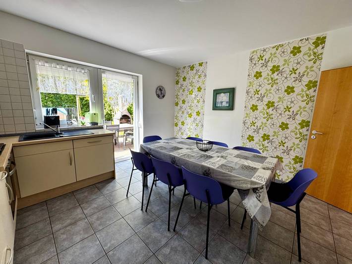 Ferienhaus für 8 Personen, mit Garten in Campen