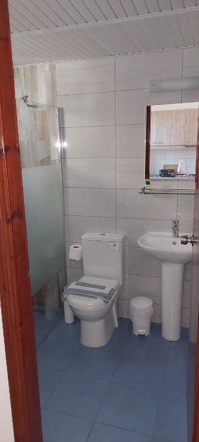 Hôtel pour 2 personnes, avec terrasse et vue, animaux acceptés dans Palaiochora - 2