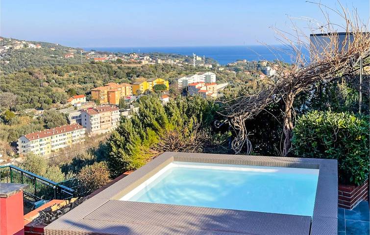 Rückzugsort am Meer: Pool, Internet, Parkplatz und Terrasse. in Celle Ligure, Riviera di Ponente