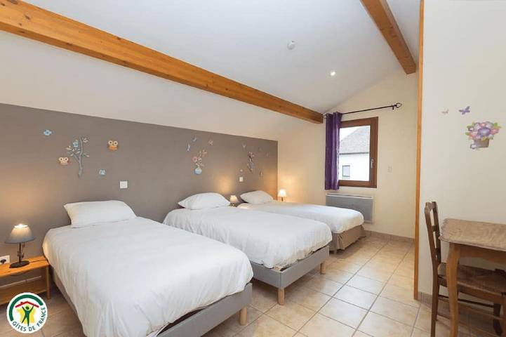 Location de vacances pour 5 personnes, avec balcon ainsi que jardin et piscine à La Côte-Saint-André - 2