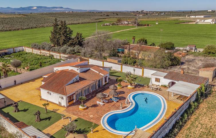 Casa de vacaciones para 12 personas, con piscina además de terraza y jardín, Se admiten mascotas - 1