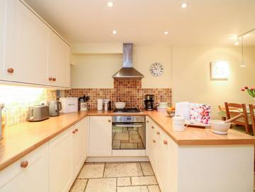 Log Cabin for 4 People in Chagford, Devon, Photo 4