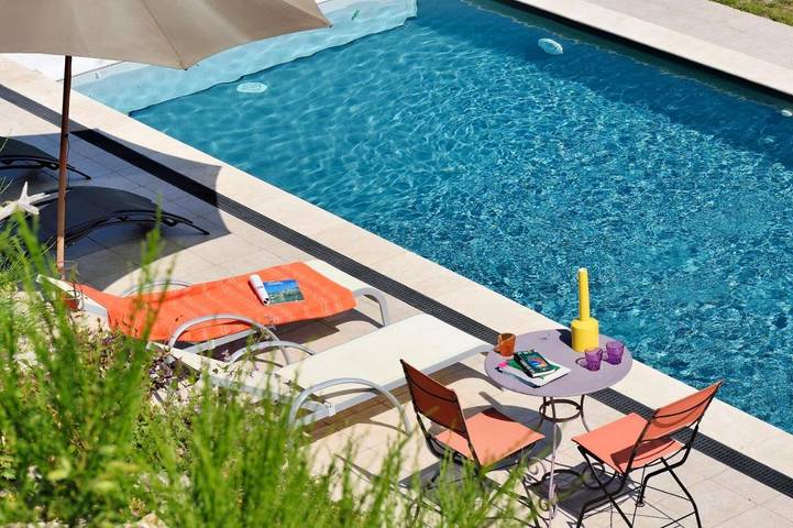 Location de vacances pour 4 personnes, avec sauna et piscine ainsi que jacuzzi et jardin dans Tasso