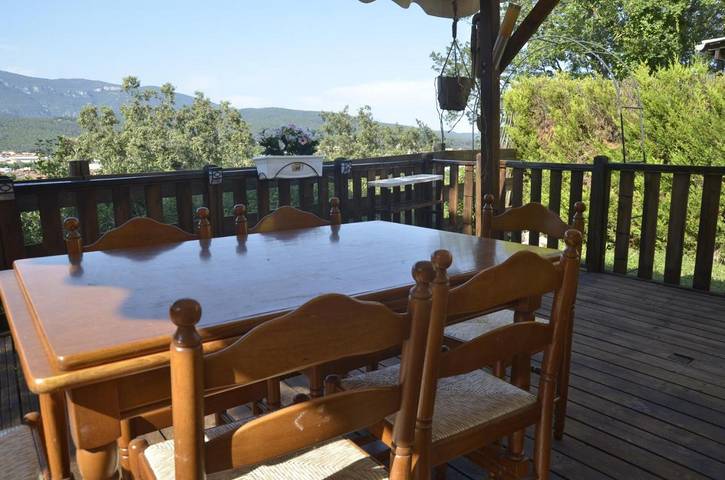 Location de vacances pour 5 personnes, avec terrasse ainsi que jardin et piscine à Besalú - 2