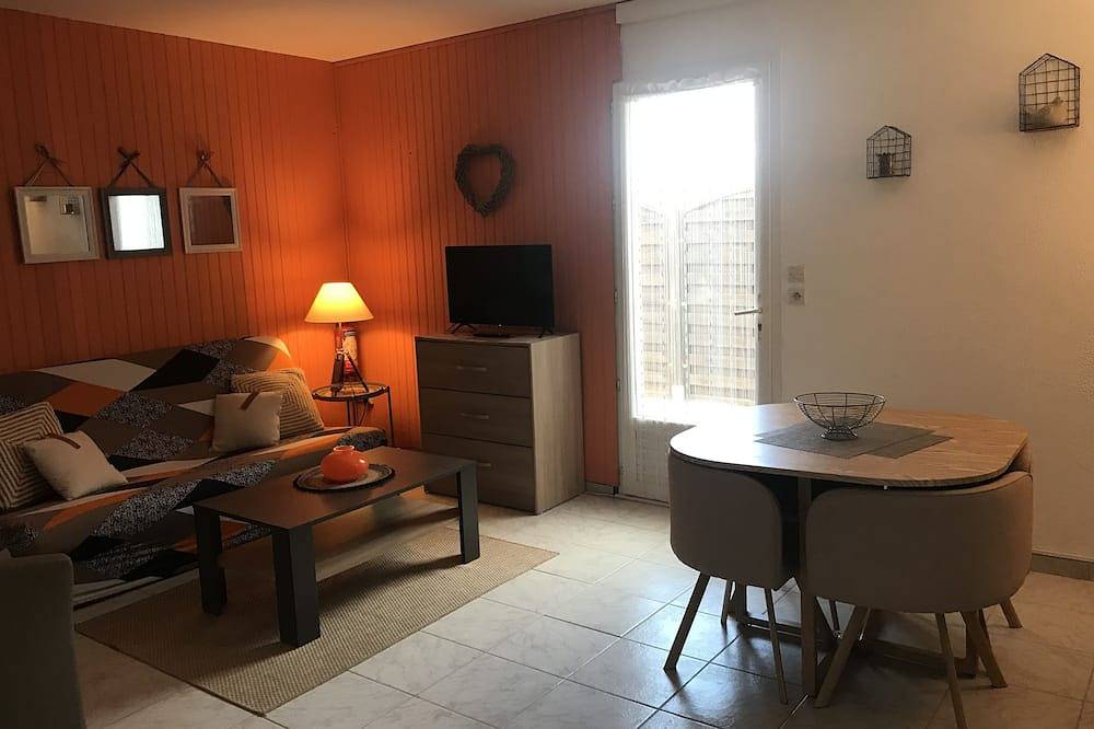 Gite Les Oliviers- Mas Du Vieux Chene- in Salavas, Gorges de l’Ardèche