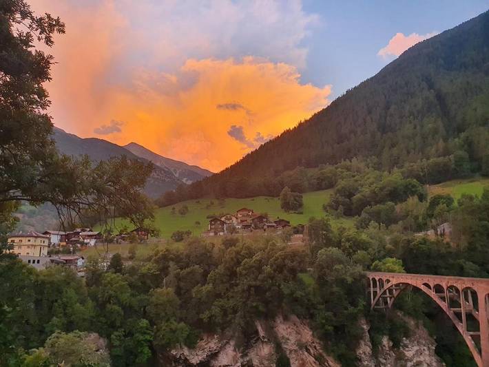 Gîte pour 2 personnes, avec jacuzzi et sauna ainsi que piscine et balcon, adapté aux familles en Suisse - 3