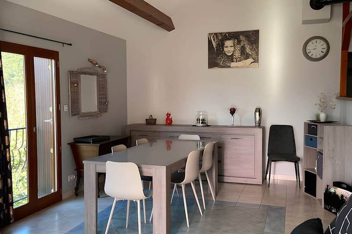 Location de vacances pour 6 personnes, avec jardin, animaux acceptés à Pont-de-Labeaume
