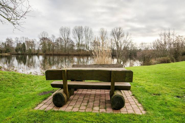 Ganze Wohnung, Ferienwohnung "Landflair am See" mit Seeblick, privater Terrasse & Gemeinschaftsgarten in Nenndorf, Landkreis Wittmund