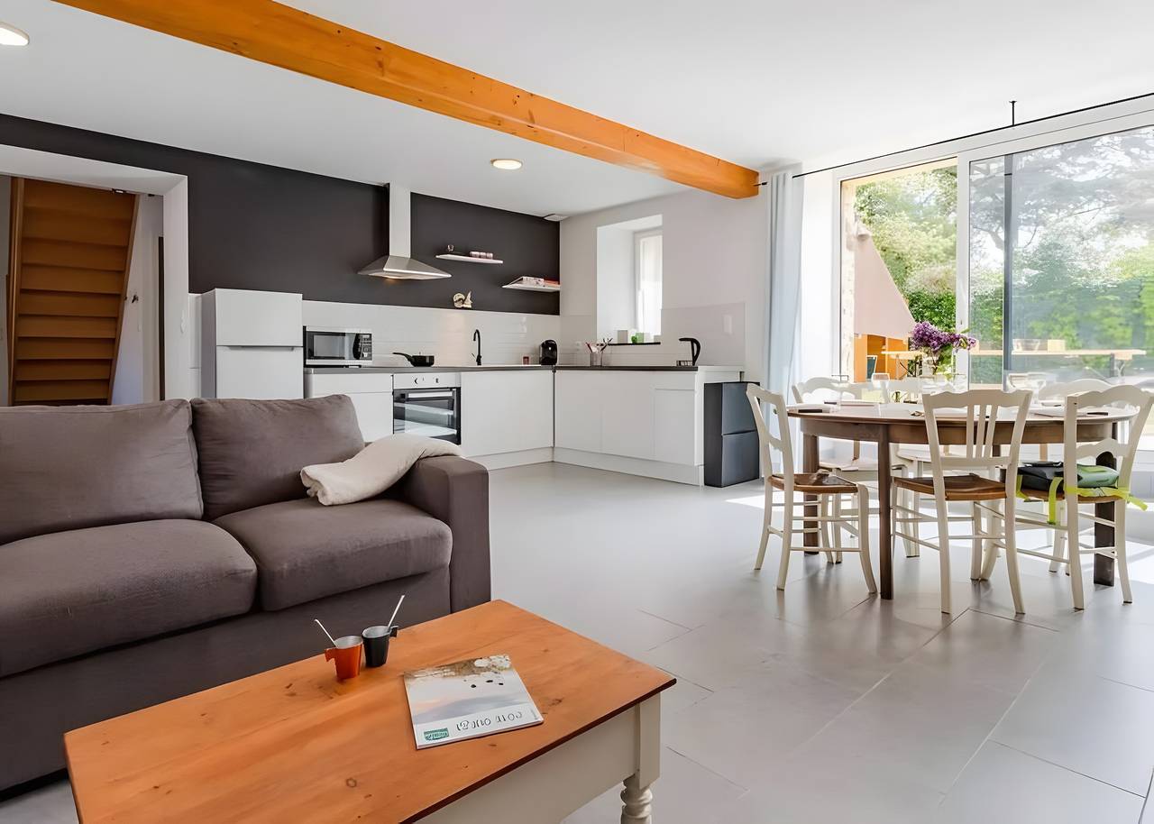 Holiday Home 'Chez Manie Et Mablot' with Private Terrace, Private Garden and Wi-Fi in Créances, Coutances