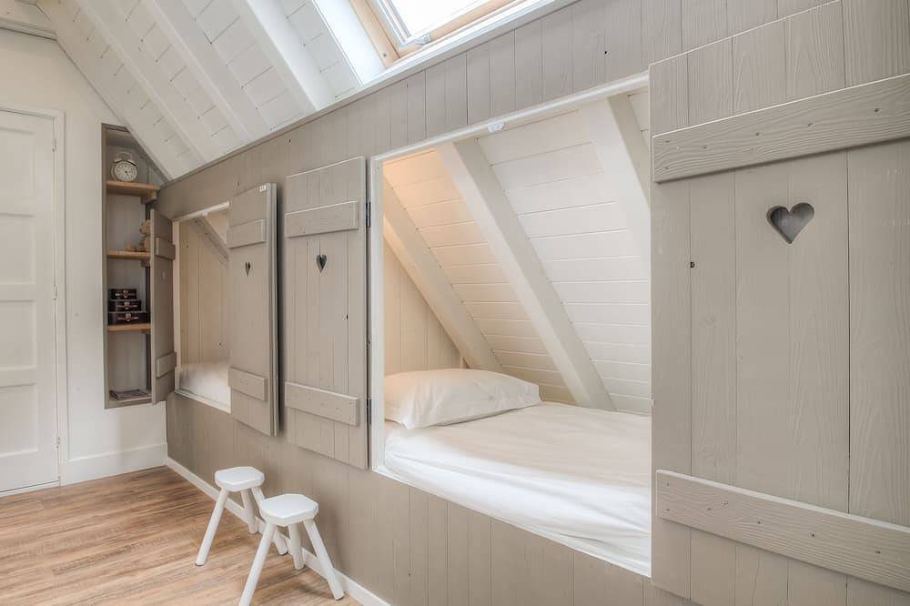 Ganze Wohnung, Attraktive Wohnung im Zentrum am Kanal in Dongeradeel, Niederländische Nordsee