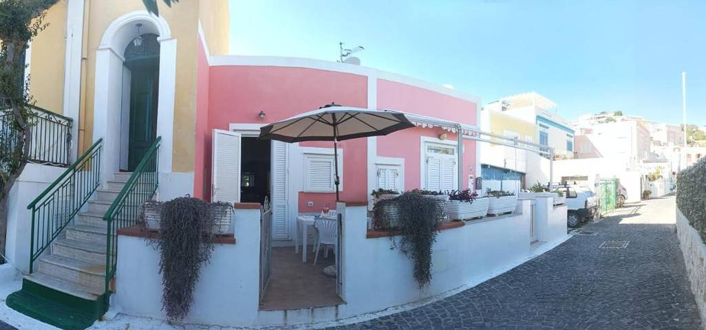 Ferienwohnung für 4 Personen, mit Terrasse und Ausblick - 1