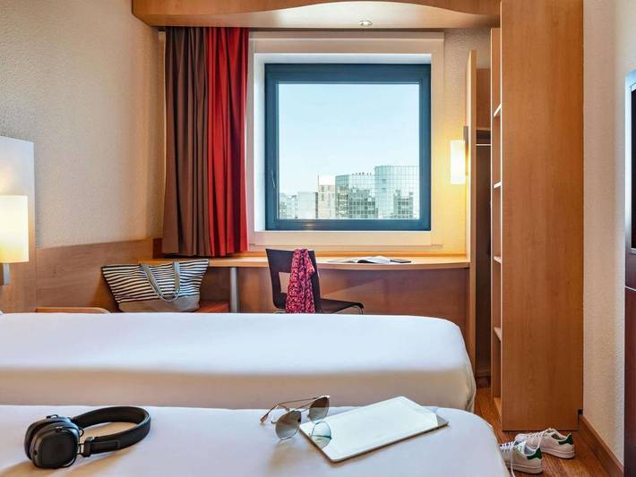 Hôtel pour 2 personnes, avec terrasse et piscine, animaux acceptés à Noisy-le-Grand - 4
