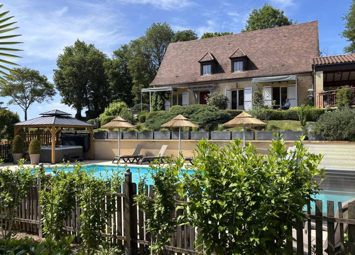 Location de vacances pour 4 personnes, avec piscine ainsi que jacuzzi et jardin à Vitrac - 2