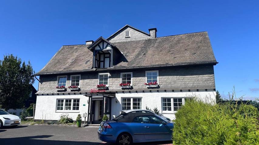 Pension, with Terras and Tuin as well as Uitzicht in Winterberg