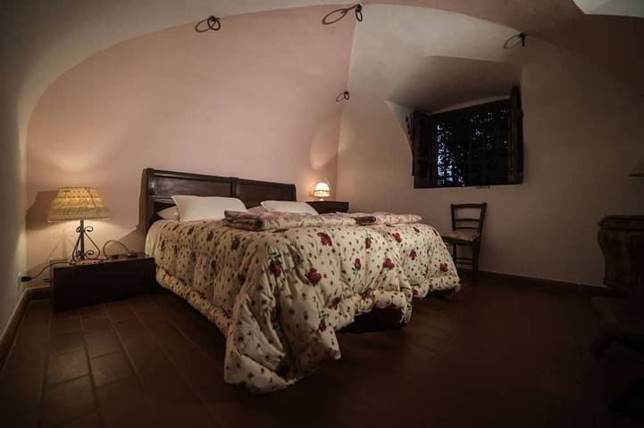 Ancient luxury oil mill in Casano-Dogana-Isola, Luni