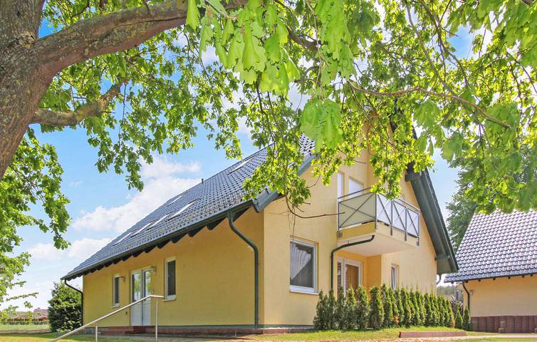 Apartamento vacacional entero, Acogedor apartamento con terraza y aparcamiento, a 2 km de la playa de Zinnowitz in Zempin, Usedomer Norden