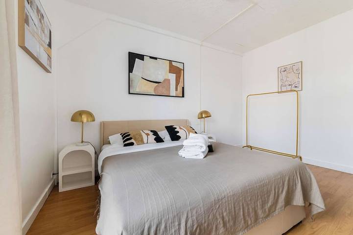 Ganze Wohnung, Duplex moderne proche metro - Mairie des Lilas in Les Lilas, Seine-Saint-Denis