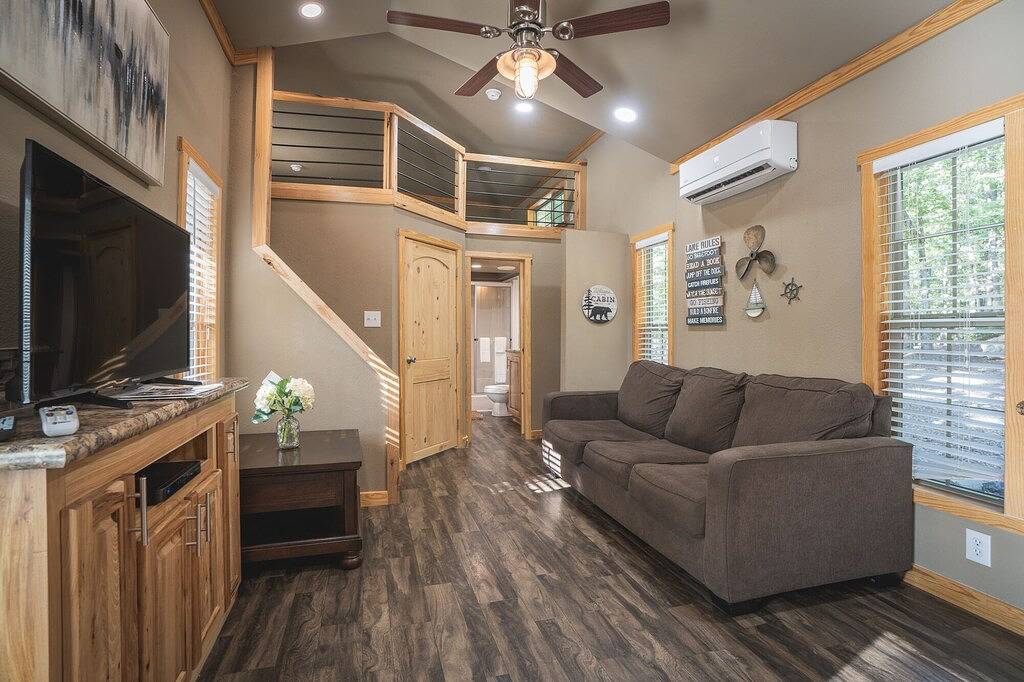 Lake House Cottage at Safe Harbor Brady Mountain on Lake Ouachita! in Lake Ouachita