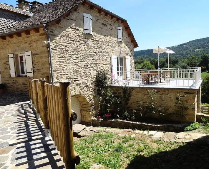 Gîte pour 6 personnes, avec Terrasse et Piscine